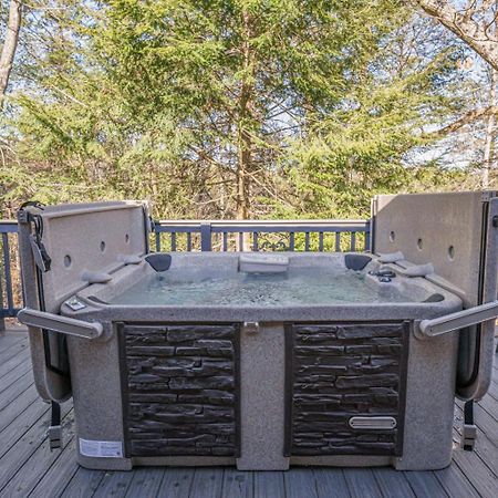 Wooded Bliss Hot Tub Single Level Cabin With No Steps Rocking Chairs And Wooded Views Pigeon Forge Exterior foto